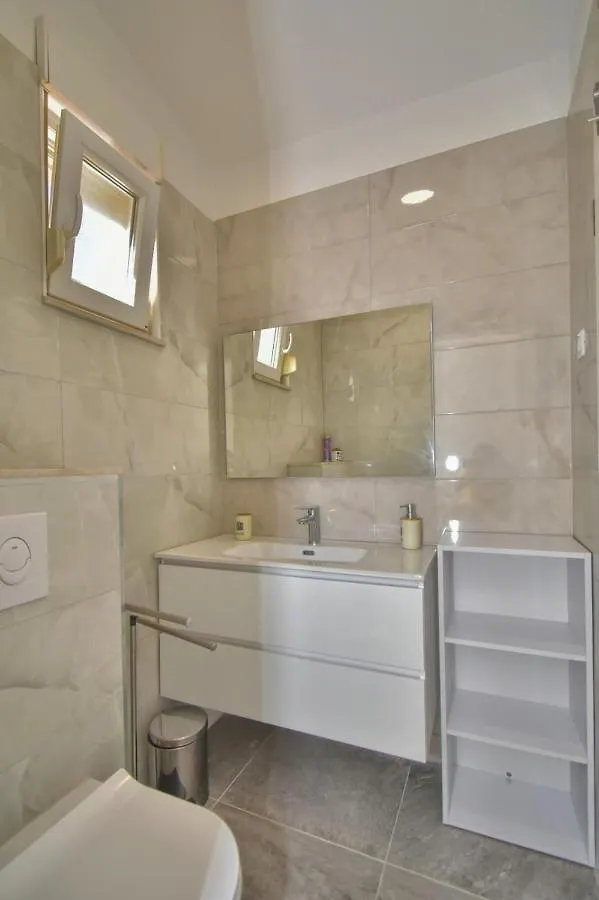 Apartments Bartulic Τρογκίρ 0*,
