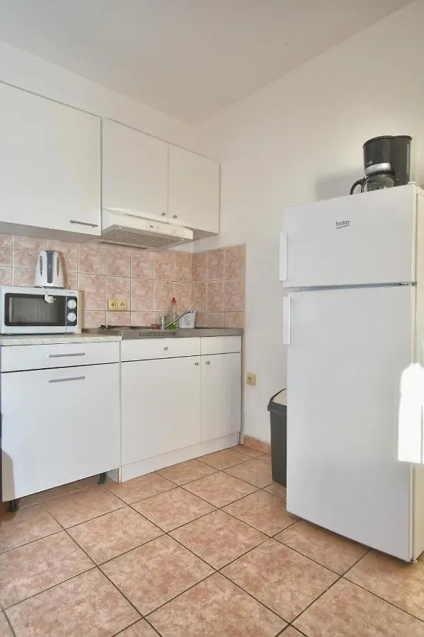 Apartments Bartulic Τρογκίρ